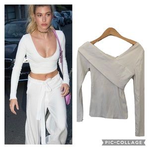 🌺White Cross Over Tee Sz S🌺